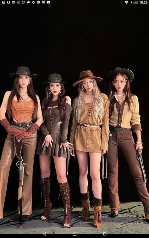 Cowgirl Stage Outfit, Kpop Cowboy, Cowboy Girl Costume, Cow Girl Outfits Ideas, Jumanji Outfit Ideas, Cowboy Inspired Outfit, Cow Girl Outfits, Ootd Vaquero, Cowgirl Outfits Party