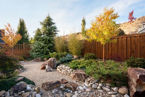 Gravel Raking Zen Backyard Garden | The Garden Artist - Boise, Idaho Rocky Backyard Landscaping, Idaho Backyard Landscaping, Gravel Garden Ideas Backyard Landscaping, Colorado Landscaping Ideas Backyards, Shallow Backyard Design, Backyard Landscaping Colorado, Idaho Landscaping Ideas, Colorado Backyard Landscaping, Xeriscape Yard