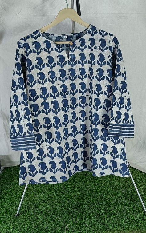 Cotton Tops Designs, Frocks For Kids, Frock Fashion, Short Kurti, Kids Frocks Design, Printed Kurti, Kids Frocks, Designs Patterns, Frock Design