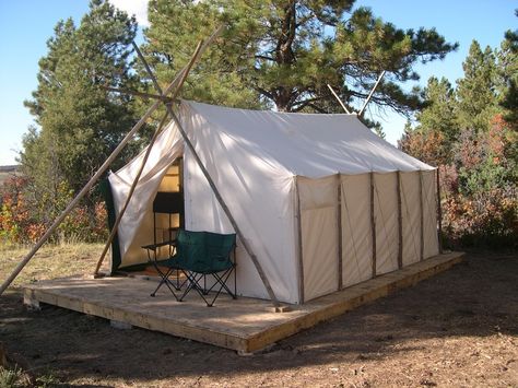 1357cc15090683f05430a4b7055e95ea Outfitter Tent, Canvas Wall Tent, Tent Platform, Tent Living, Tiny House Blog, Wall Tent, Family Tent Camping, Cabin Tent, Safari Tent