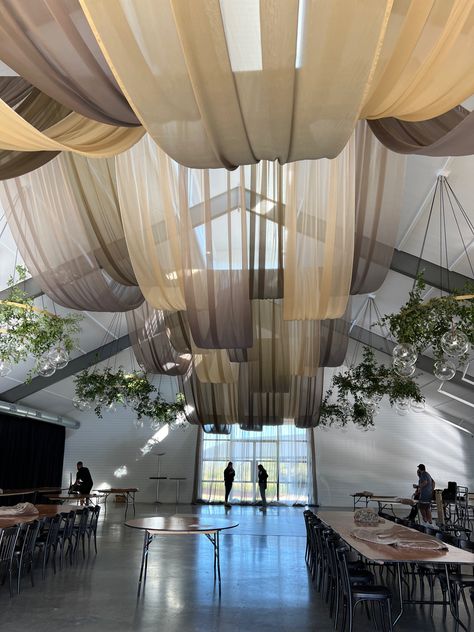 Wedding Ceiling Decorations Draping, Cover Ceiling With Fabric, Ceiling Fabric Draping, Curtain Ceiling, Draped Ceiling, Ceiling Fabric, Draping Installation, Hanging Fabric From Ceiling, Wedding Drapery Ideas Ceilings