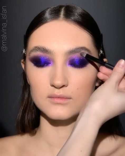 Makeup And Beauty’s Instagram photo: “Deep amethyst eyes✨ you like it 0-10❤️ Comment with the Emoji (🥳,🙋) Follow @nimobeauty1 for more makeup inspo 💄✨🌻✨ - - Follow 🦋…” Purple Lipstick Makeup Look, Eye Makeup Red Hair, Purple Aesthetic Makeup, Purple Goth Makeup, Dark Purple Makeup, Eye Makeup Red, Makeup Red Hair, Violet Eyeshadow, Amethyst Eyes