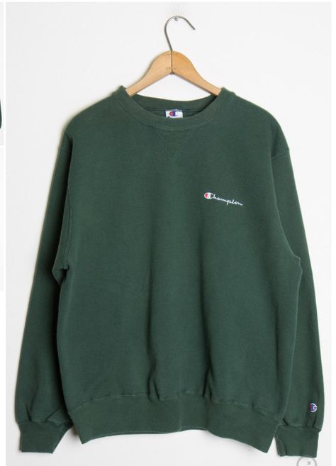 W2C this sweatshirt in any colorway? - Album on Imgur Work Outfits Frauen, Champion Clothing, Casual Chic Outfits, Tokyo Street Fashion, Green Crewneck, Green Sweatshirt, Champion Sweatshirt, Cute Sweatshirts, Nike Sweatshirts