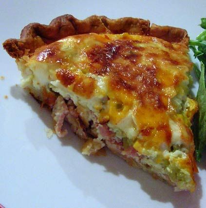 Green Chili Quiche, Quiche Easy, Hatch Chili Recipes, Chili Pie, Green Chile Recipes, Green Chili Recipes, Hatch Chili, Breakfast Quiche Recipes, Chile Recipes