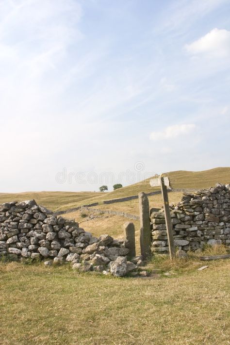 Yorkshire Dales Landscape, Grassington Yorkshire Dales, Grassington Yorkshire, Durdle Door, Lulworth Cove, Hawthorn Tree, Miniature Gardens, Dry Stone Wall, Open Wall