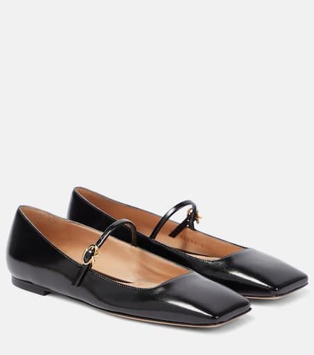 Christina patent leather ballet flats in black - Gianvito Rossi | Mytheresa Suede Ballet Flats, Rossi Shoes, Buckled Flats, Italian Shoes, Brown Flats, Comfortable Style, Black Ballet Flats, Leather Mary Janes, Princess Charlotte