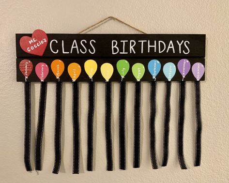 Birthday Reminder Board, Birthday Board Classroom, School Art Activities, Class Birthdays, Classroom Birthday, Bible School Crafts, Daycare Activities, Diy Classroom, Kindergarten Crafts