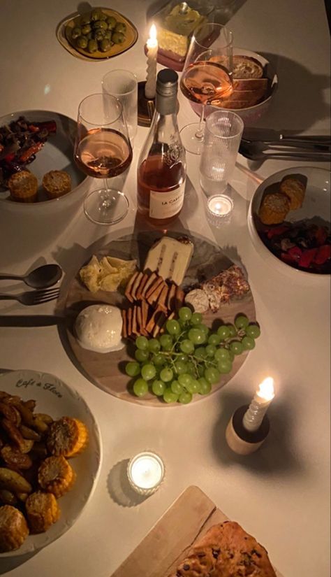 Wine And Dine Aesthetic, Wine Night Aesthetic, Solo Dinner, Friendsgiving Dinner, Hosting Dinner, Wine Dinner, Cocktail Dinner, Christmas Dinner Party, Love Eat