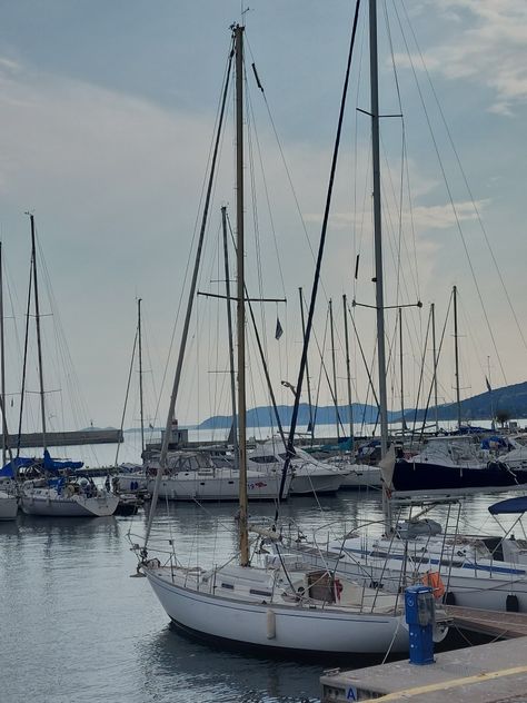 Strawberry Lipgloss, Boats Aesthetic, Sailing La Vagabonde, Coastal Granddaughter Summer, Port Aesthetic, Boat Aesthetic, India Vacation, It Happened One Summer, Maine Summer