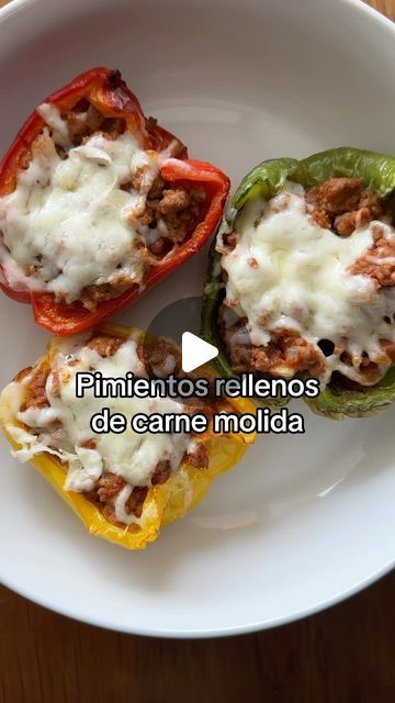 Ricardo González Torres on Instagram: "Pimientos rellenos de carne molida 🤤 ✅En el link de mi perfil puedes descargar mis recetarios y agendar una consulta nutricional.   Ingredientes:  -Carne molida de res 90/10. -Queso bajo en grasa. -Pimientos de colores. -Cebolla. -Jitomate. -Chile chipotle. -Ajo. -Aceite de oliva. -Sal con ajo.  #nutricion #recetas #recetassaludables  #comidasaludable  #recetasfaciles #recetasfitness #recetasfit" Chile Relleno, Food Inspo, Cooking Ideas, Meal Ideas, Beef Recipes, Healthy Food, Grilling, Chef, Healthy Recipes