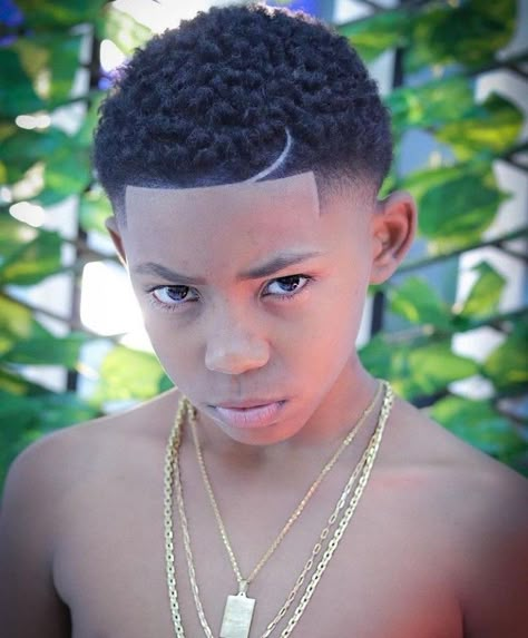 Man Haircut Fade, Black Man Haircut, Black Boys Haircuts Fade, Afro Hair Fade, Black Man Haircut Fade, Black Boy Hairstyles, Boys Fade Haircut, Fade Haircut Designs, Waves Hairstyle Men