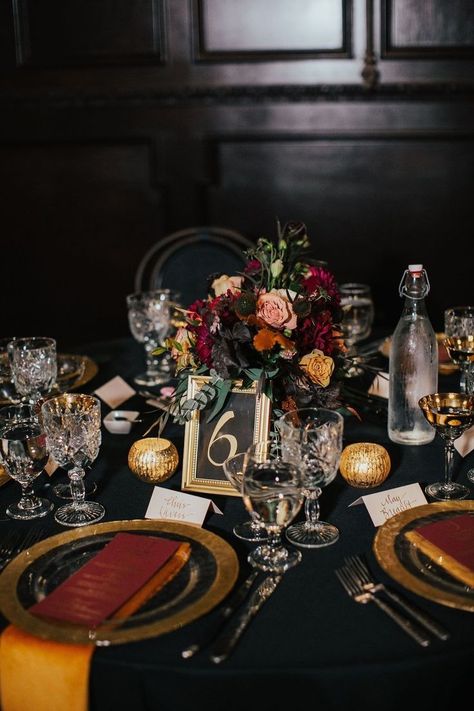 Moody 1920s Wedding, Black Green Gold Burgundy Wedding, Dark Summer Wedding Theme, Blush Pink Red And Black Wedding, Simple Moody Centerpieces, Burgundy Green Black Wedding, Emerald Moody Wedding, Moody Romantic Wedding Centerpieces, Black Gold Burgundy Wedding Centerpieces