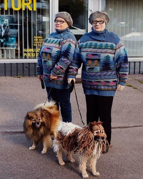 A woman crocheted herself and her dog Making Things, Life Size, Funny Cute, Make Me Smile, Really Funny, Finland, Fiber Art, Funny Animals, Funny Jokes