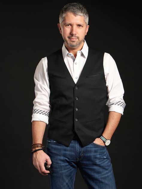 Mens Fashion and Style Blog. Inspiration and Advice About Menswear For Grown-Ups. White Vest Outfit, Jeans Formal, Vest Outfits Men, Waistcoat Outfit, Older Mens Fashion, Mens Vest Fashion, Chaleco Casual, White Shirt Outfits, Mens Waistcoat