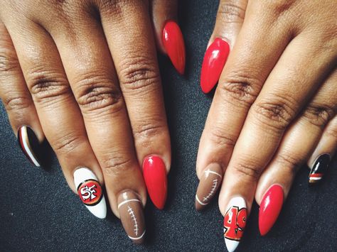 49ers Nails Designs, 49ers Nails, Nfl Nails, Football Nail Designs, Football Nail Art, Shellac Nail Designs, Sports Nails, Football Nails, Beauty Hacks Nails