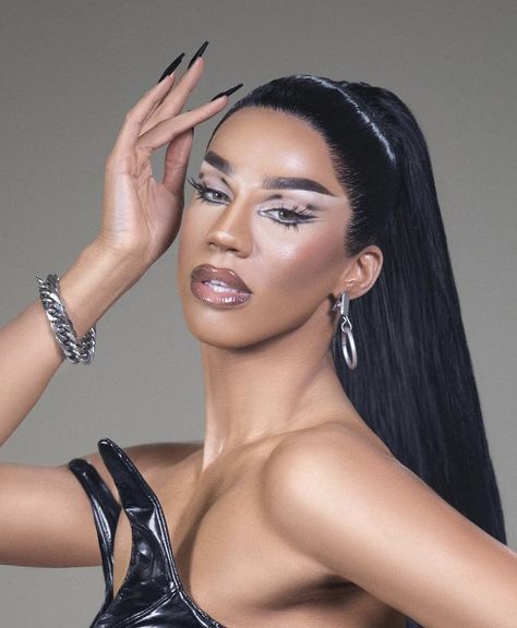 Drag Queen Race, Naomi Smalls, Rupaul Drag Queen, Lgbt History, Drag Makeup, Warrior Queen, Creative Makeup Looks, Small Makeup, Rupauls Drag Race