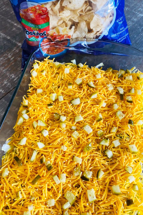 burger taco dip Big Mac Dip Recipe, Big Mac Dip, Cookout Salads, New Years Eve Snacks, Cheeseburger Dip, Big Mac Salad, Green Snacks, Summer Cookout, Salsa Dip