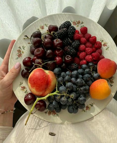 Fruit Plate Aesthetic, Detox Life, Plate Aesthetic, Acne Diet, Food Babe, Food Pics, Yummy Comfort Food, Plant Aesthetic, Healthy Girl