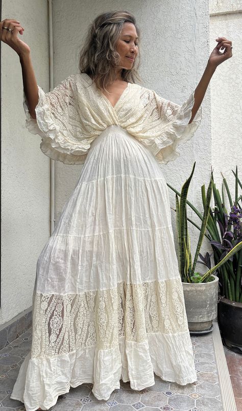 White Flowy Dress Goddesses, White Hippie Dress, Bohemian White Dress, Kaftan Wedding Dress, Wedding Dress Ruffle, Fringe Wedding Dress, Maxi Dress Maternity, Maternity Wedding Dress, Maternity Wedding Dresses