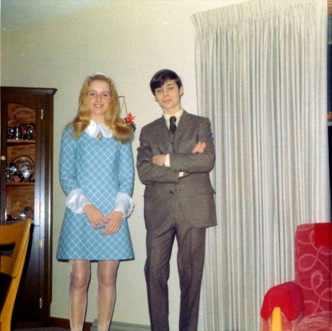 Found Photos, Swinging Sixties, Vintage Polaroid, Retro Pop, Young Couple, Vintage Life, 1960s Fashion, 60s Fashion, Vintage Magazine