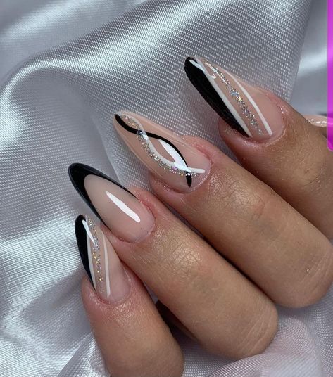 Black Almond Nails, White And Silver Nails, Nagellack Trends, Simple Gel Nails, Black Nail Designs, White Nail, New Year's Nails, Silver Nails, Best Acrylic Nails