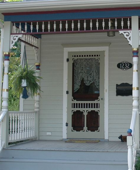 Victorian Screen & Storm Door | Islander Model | www.VintageDoors.com Exterior Screen Doors, Screen Door Ideas, Screen Door Projects, Patio Chico, Metal Screen Doors, Front Door With Screen, Vintage Screen Doors, Screened Porch Decorating, Wooden Door Entrance