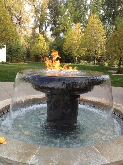 Modern Organic Home, Water And Fire, Outdoor Water Features, Castle Decor, Fountains Backyard, Screen House, Fire And Water, Backyard Water Feature, Water Fountains Outdoor