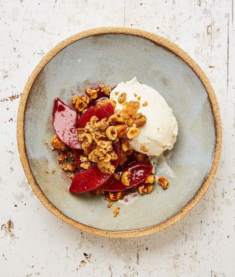 Quince Crumble, Ottolenghi Recipe, Otto Lenghi, Quince Recipes, Yotam Ottolenghi Recipes, Maltese Recipes, Ottolenghi Recipes, Winter Comfort Food, Yotam Ottolenghi