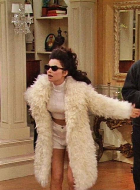 20 times The Nanny was the best dressed woman on TV - Vogue Australia Fran Fine Outfits, 1990 Style, Stile Blair Waldorf, Fran Drescher, Fran Fine, Look Retro, Inspiration Mode, Mode Inspiration, Looks Vintage