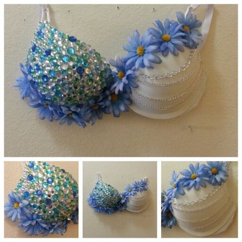 Blue Daisy Rave Bra on Etsy, $50.00  I'm not a raver, but this is adorable, and I'd go if I got to wear this. Rave Outfits Diy, Bedazzled Bra, Decorated Bras, Rave Bras, Bling Bra, Rave Style, Rave Girls, Diy Bra, Festival Ideas