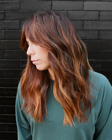 Copper Dark Roots And Copper Hair, Redhead Shadow Root, Cowboy Copper Root Melt, Ginger Hair Brunette Roots, Copper Hair Grown Out Roots, Ginger Hair Shadow Root, Cowboy Copper Hair Highlights, Cowboy Copper Hair With Highlights, Ginger Hair With Shadow Root