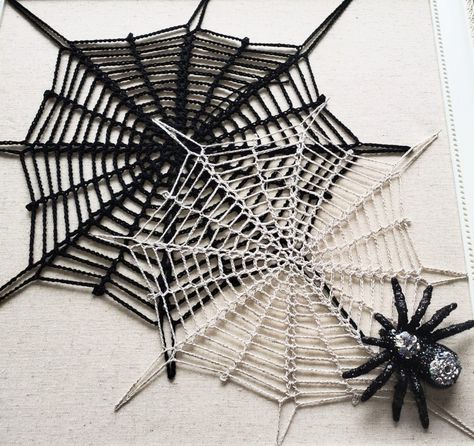 Crochet Spider Web, Wings Tutorial, Kare Motif, Crochet Spider, Crochet Thread Size 10, Crochet Bat, Crochet Skull, Crochet Halloween, Web Patterns