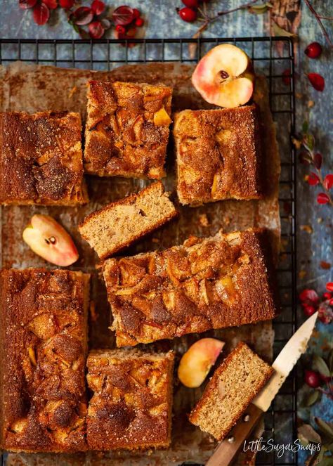 SPICED APPLE TRAYBAKE CAKE - easy, quick and feeds a crowd #appletraybake #spicedapplecake #traybakecake #spicedappletraybake #easycakerecipe #appletraybakecake #sheetcake #applesheetcake #littlesugarsnaps Apple Traybake, Apple Flapjack, Traybake Cake, Demerara Sugar, British Cooking, Tray Bake, Cake Easy, Classic Cake, Winter Recipes