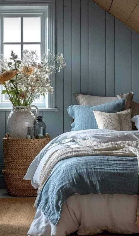 Dusty Blue Bedding Bedroom, Airbnb Room Ideas Guest Bedrooms, Blue Green Bedrooms, Coastal Cottage Bedroom, Bedroom Paint Ideas, Bedroom Ideas For Women, Women Bedroom, Women Tips, Single Bedroom