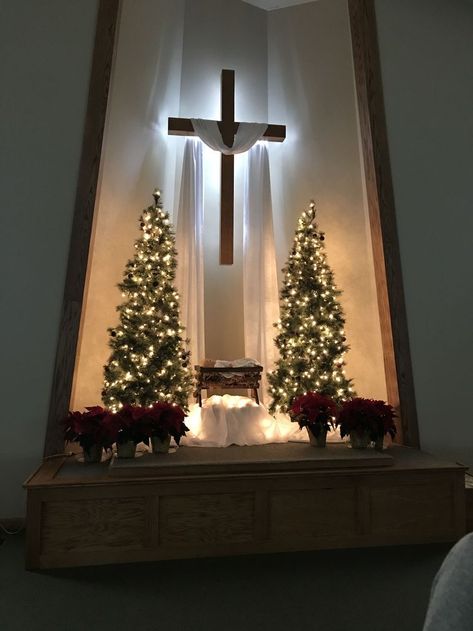 Christmas Sanctuary Decorations, Church Christmas Trees, Decorating A Church For Christmas, Church Foyer Christmas Decor, Christmas Altar Decorations Church, Church Christmas Decorations Stage, Church Christmas Decorations Lobby, Christmas Church Decorations Sanctuary, Church Altar Design Ideas