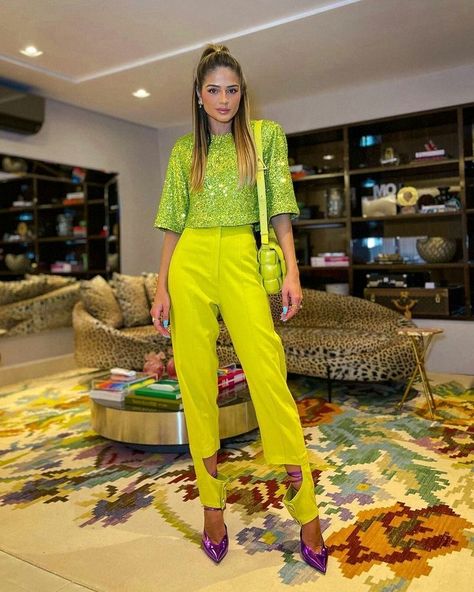 Sparkle Outfit, Outfit Zara, Color Blocking Outfits, Verde Lima, Neon Fashion, Moda Chic, Women Bodycon Dress, Fashionista Clothes, Night Out Outfit