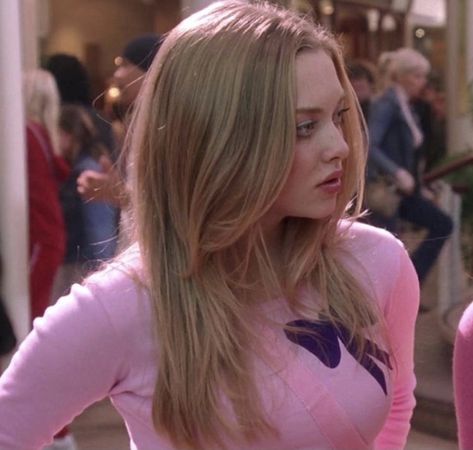 Karen Smith Icon, Mean Girls 2004, Mean Girl 3, Karen Smith, Girly Movies, Legally Blonde, Amanda Seyfried, Just Girl Things, Mean Girls