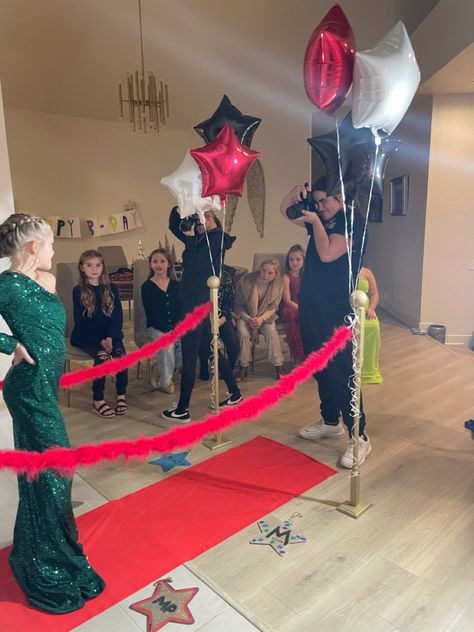 Come As A Celebrity Party, Red Carpet For Party, Hollywood Theme Halloween Party, Night On The Red Carpet Theme, Red Carpet 30th Birthday Party, Award Show Birthday Party, Movie Premier Birthday Party, Celebrity Birthday Party Theme, Acting Birthday Party Ideas