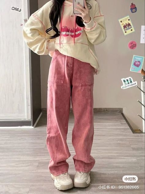 Korean Pink Fashion, Pink Pants Outfit, Outfits Pastel, Outfit Korean Style, Baggy Clothes, Tomboy Style Outfits, Aesthetic Shirts, Easy Trendy Outfits, Pink Outfits