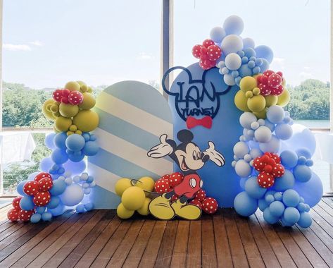 Mickey Mouse 1st Birthday Backdrop, Mickey Mouse Balloon Backdrop, Mickey Mouse Clubhouse Balloons, Mickey Mouse Backdrop Ideas, Mickey Mouse Balloon Decor, Mickey Mouse Birthday Backdrop, Mickey Mouse Clubhouse Decorations, Mickey Mouse Clubhouse Birthday Party Decorations, Mickey Mouse Backdrop