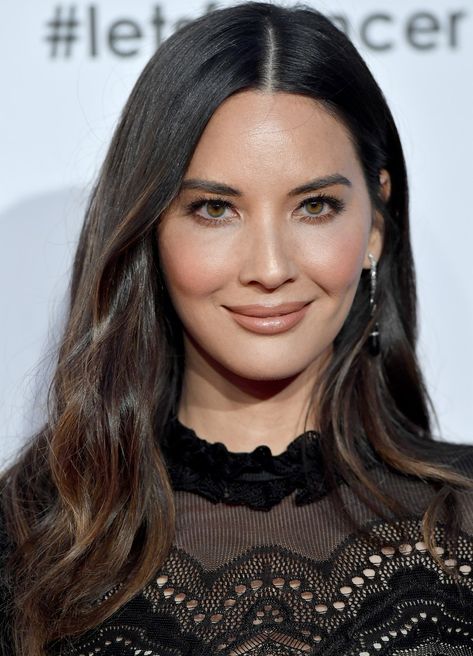 Olivia Munn Hair, Collarbone Length Hair, Haircuts To Try, Straight Across Bangs, Lob Styling, Curly Lob, Burbank California, Lob Hairstyle, Olivia Munn