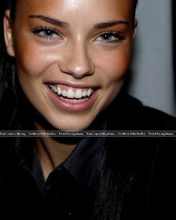 Grunge Style Aesthetic, Imperfect Teeth, Adrina Lima, Denise Vasi, Maybelline Cosmetics, Paula Patton, Natural Facial, Model Aesthetic, Aesthetic People