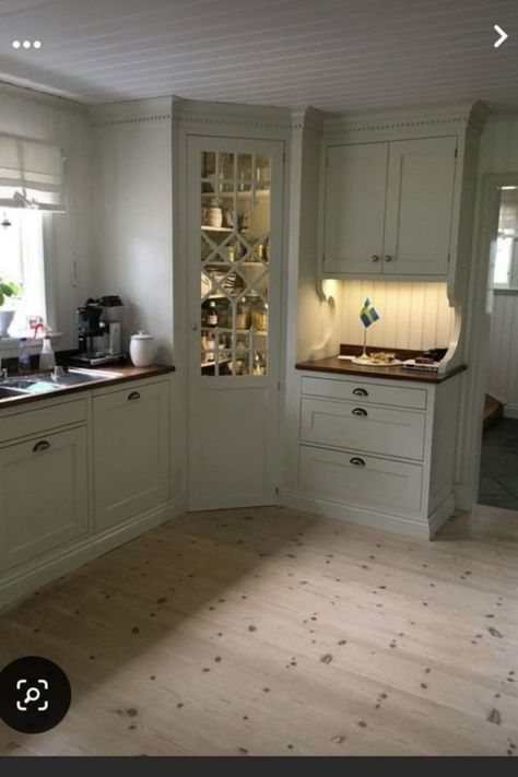 Sneak a peek at this adorable corner kitchen pantry! It's all about making the most out of every nook, and this setup does it just right. Need more genius ideas to maximize your kitchen space? Our blog has got you covered with the cleverest corner kitchen pantry ideas. Get inspired and get organizing! #GoTinySpace #CornerKitchenPantryIdeas Corner Kitchen Layout, Corner Cabinet Ideas, Corner Kitchen Cabinet Ideas, Corner Kitchen Pantry, Maximize Kitchen Space, Kitchen Pantry Ideas, Corner Kitchen Cabinet, Corner Pantry, Pantry Remodel