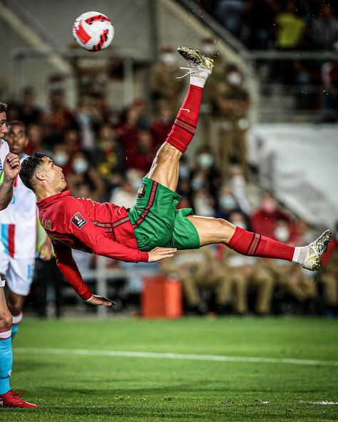 Ronaldo Byclekick, Ronaldo Bicycle, Portugal National Football Team, Cr7 Portugal, Cristiano Ronaldo Portugal, Bicycle Kick, Ronaldo Real Madrid, Ronaldo Real, Cristiano Ronaldo Wallpapers