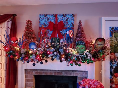 Superhero Christmas Decorations, Marvel Christmas Decorations, Marvel Christmas Tree, Super Hero Christmas, Avengers Christmas, Marvel Christmas, Spiderman Christmas, Superhero Christmas, Fireplace Christmas