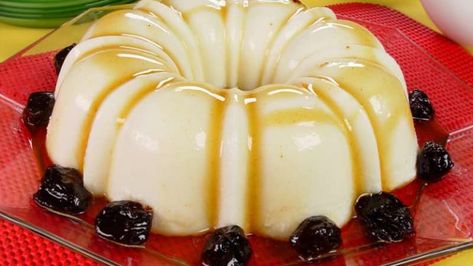 Manjar de coco com leite condensado: simplesmente divino! Almond Breeze, Flan Recipe, Personal Chef, Brazilian Food, Chef Recipes, Desert Recipes, Junk Food, Sweet Recipes, Great Recipes