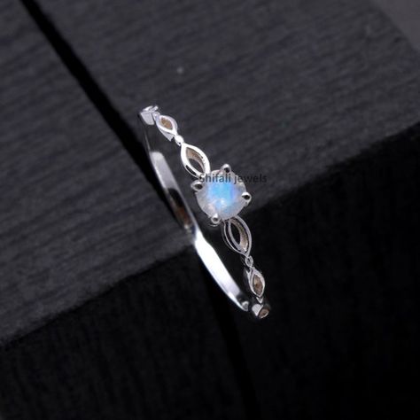 Check out this item in my Etsy shop https://www.etsy.com/in-en/listing/1026936065/natural-moonstone-ring-for-women-with Moonstone Engagement Ring Rose Gold, Elegant Engagement Ring, Casual Rings, Ring Elegant, Elegant Engagement Rings, London Blue Topaz Ring, Moonstone Engagement Ring, Cute Rings, Garnet Rings