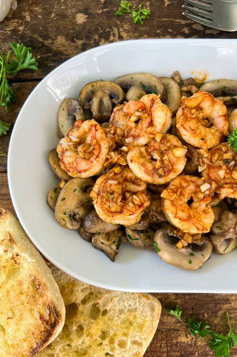 Garlic Shrimp with Mushrooms | CRAZY Delicious ONE-PAN Tapas Recipe Shrimp With Mushrooms Recipes, Shrimp Mushroom Recipes, Shrimp Mushroom Spinach, Shrimp And Mushroom Recipes, Shrimp With Mushrooms, Spanish Garlic Shrimp, Garlic Shrimp Scampi, Shrimp Stuffed Mushrooms, Fish Pasta