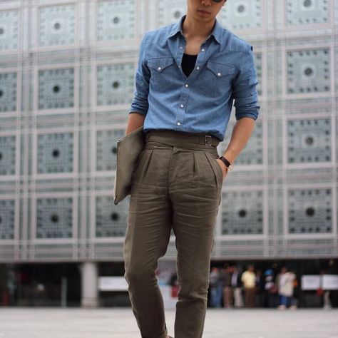 sartorial denim pants - Google Search Pants Men Outfit, Gurkha Pants, Hipster Summer, Tailored Fashion, Pants Outfit Men, Trousers Details, Formal Mens Fashion, Green Trousers, Men Trousers