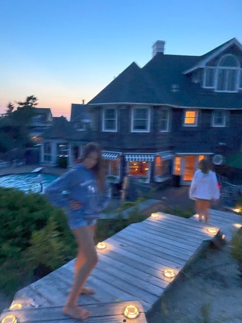 Hampton Summer Aesthetic, East Coast Vacation Ideas, Road Trip East Coast, The Hamptons Aesthetic, Teen Vacation, East Coast Aesthetic, Bestie Vibes, East Coast Beaches, Hamptons Summer